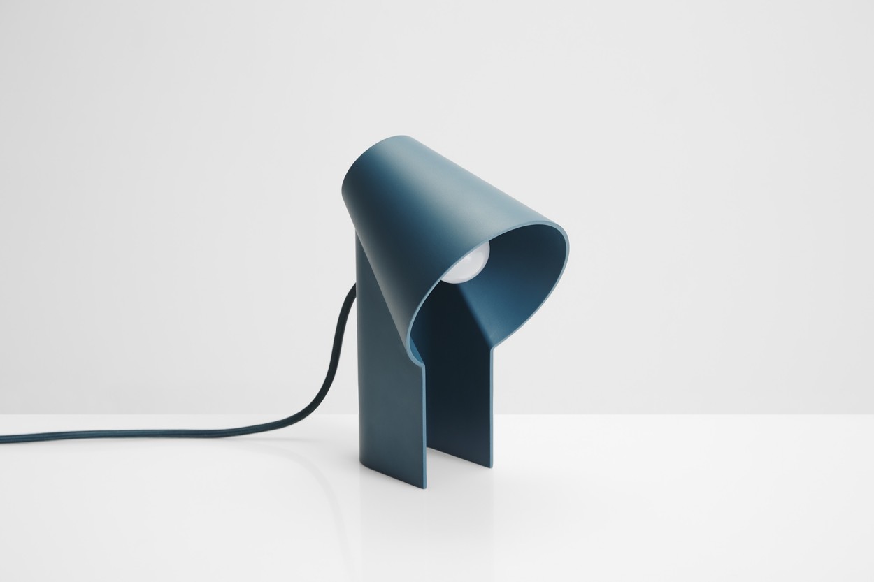 msds modern cast table lamp